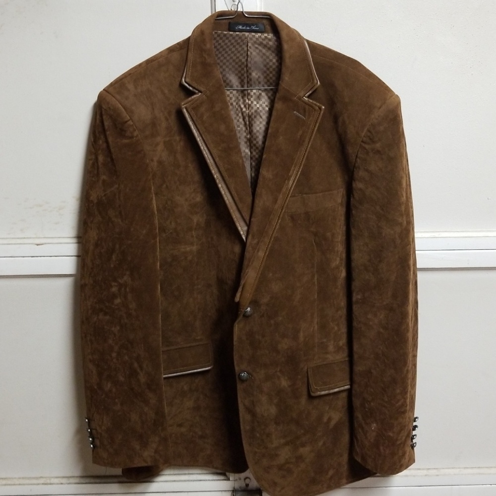 Blazer - Picture 3 of 6